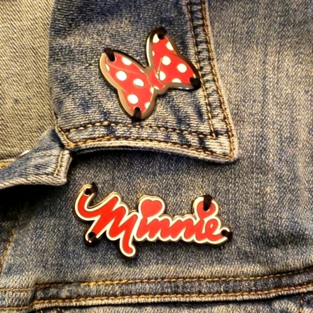 Disney Distressed Denim Jacket with Sewn on Metal Disney Charms sz1 EUC - Picture 2 of 13
